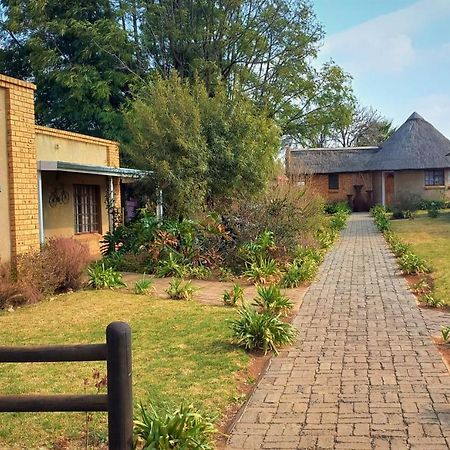 Backpackers Connection @ Jnb Airport Hostel Benoni Exterior photo