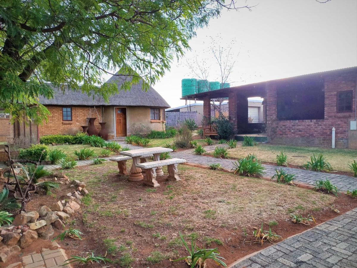Backpackers Connection @ Jnb Airport Hostel Benoni Exterior photo