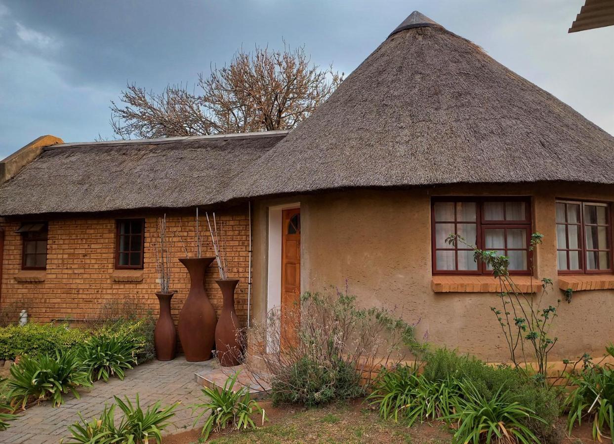 Backpackers Connection @ Jnb Airport Hostel Benoni Exterior photo