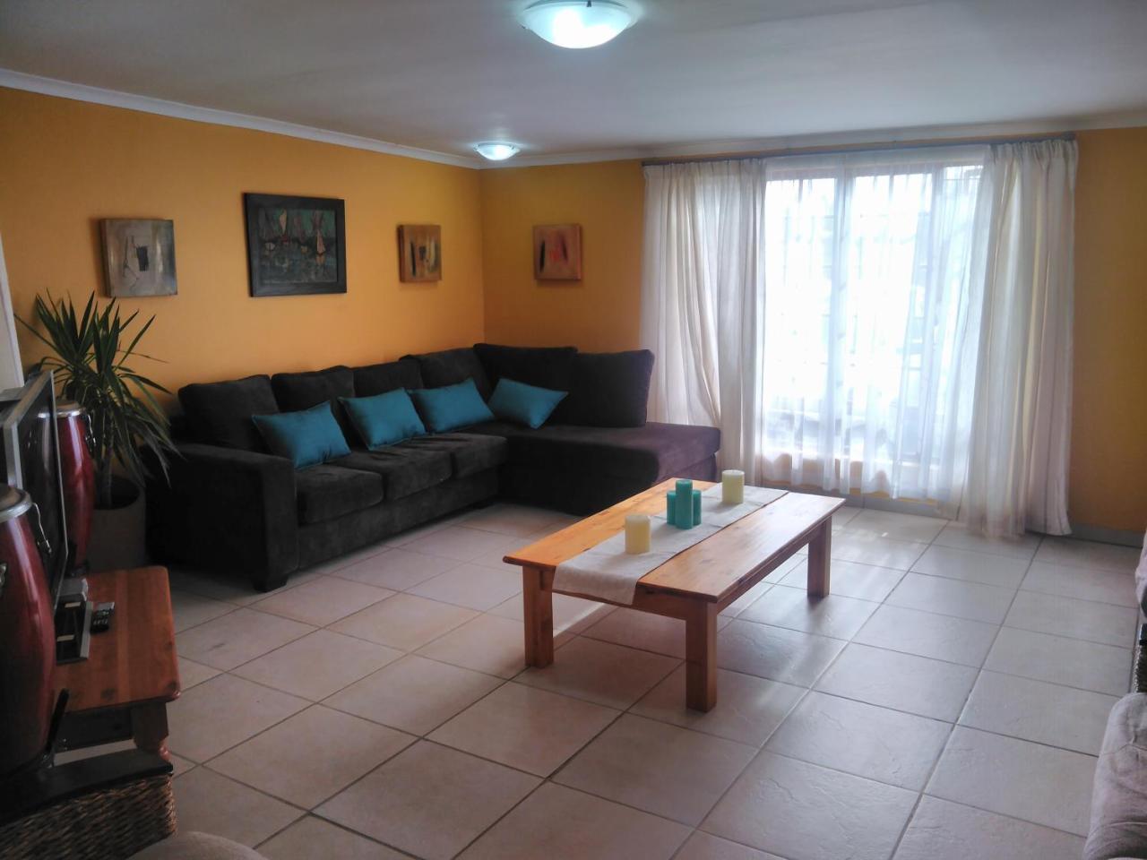Backpackers Connection @ Jnb Airport Hostel Benoni Exterior photo