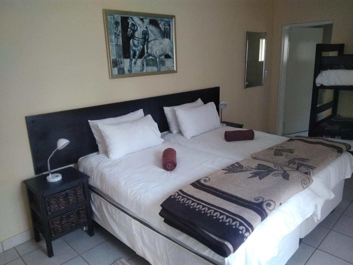 Backpackers Connection @ Jnb Airport Hostel Benoni Exterior photo